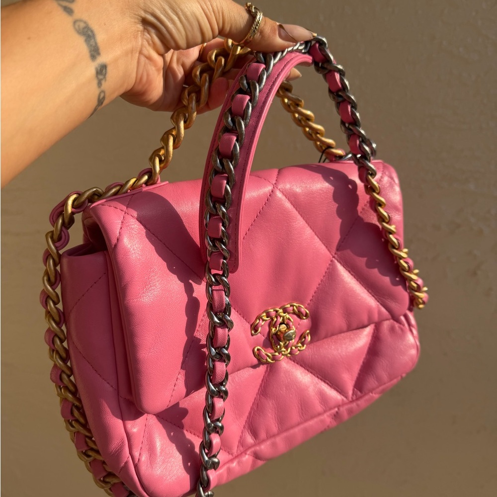 CHANEL Pink Quilted Lambskin Chanel 19 Flap Gold and Ruthenium Hardware - Picture 2 of 12